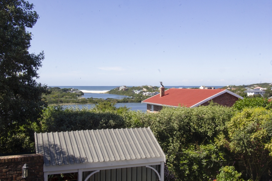 5 Bedroom Property for Sale in Kleinemonde Eastern Cape